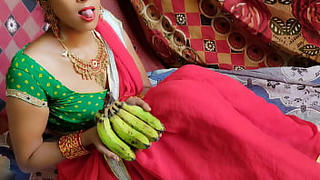Babita Bhabhi got fucked by feeding banana
